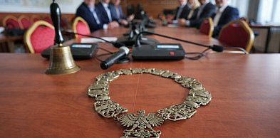Przewodniczący Rady: Autorytet czy tylko „wykonawca” woli burmistrza?